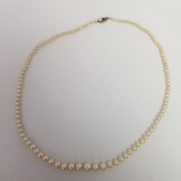Vintage Graduated Faux Pearl Necklace with Sterling Silver Hook Clasp Estate - Picture 5 of 6
